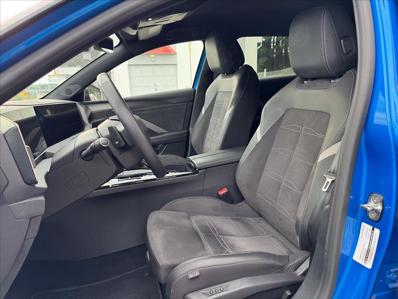 Opel Astra 1,5 ST AT GS - fotka 9 z 17