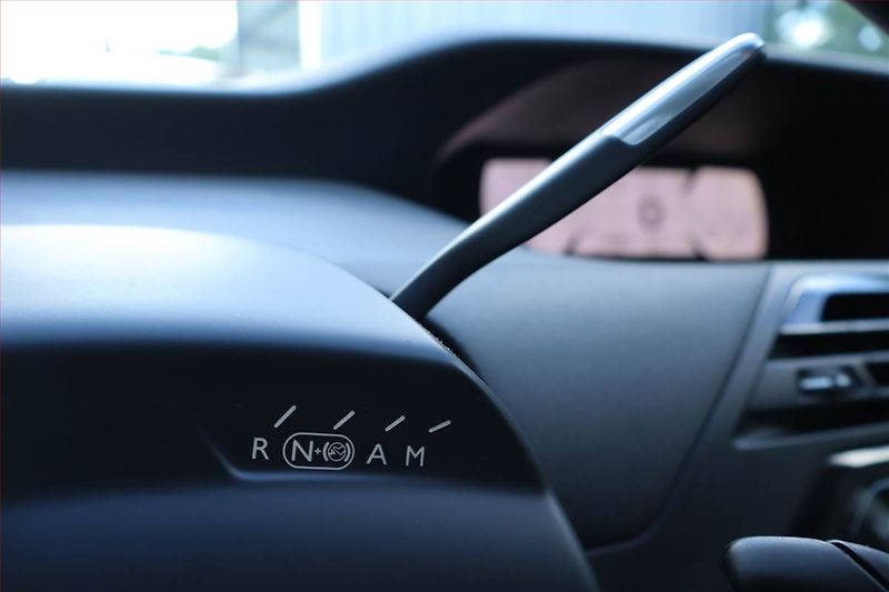 Citroën C4 Picasso (2015) 1.6 HDi, Automat, 7 míst, Navi - fotka 13 z 23