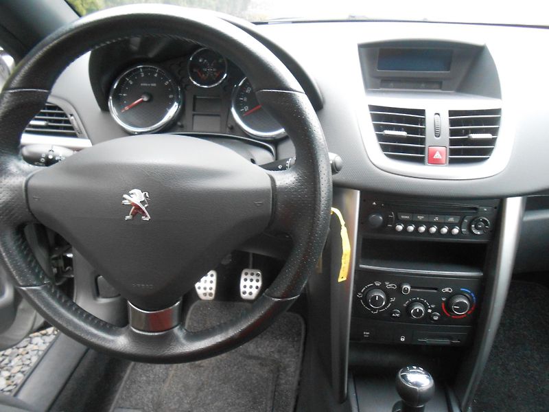Peugeot 207 CC 1.6VTi,127TKm! KLIMA - fotka 20 z 28