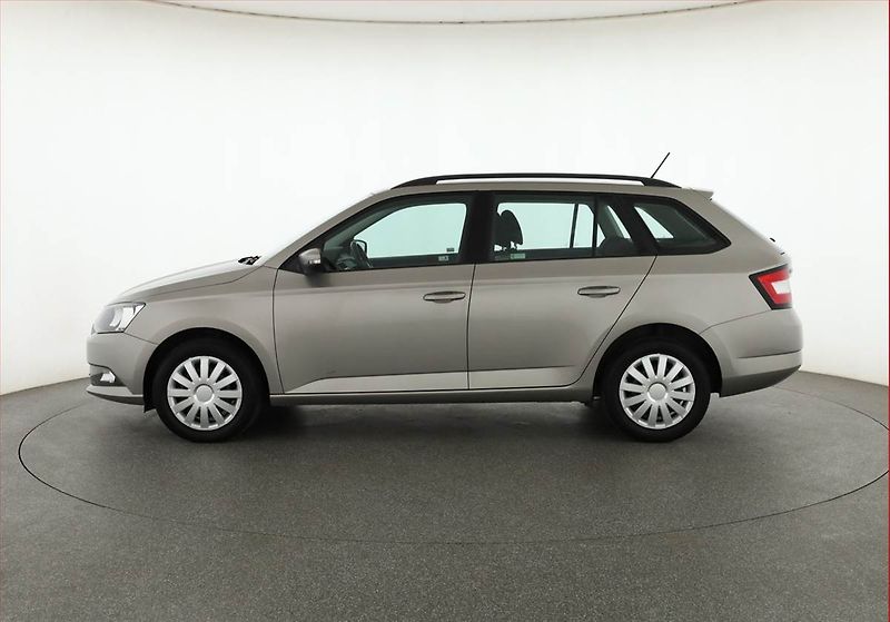 Škoda Fabia (2018) 1.0 TSI, Serv.kniha - fotka 3 z 15