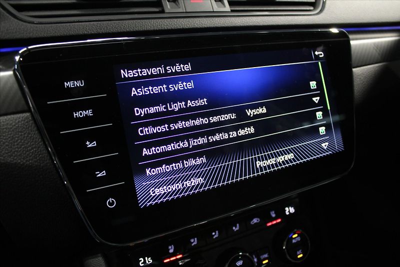Škoda Superb iV DSG Sportline  5let/100tkm - fotka 23 z 32