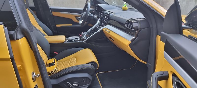 Lamborghini Urus (2020) CARBON-LCDs-BO-PANO-SOFT - fotka 13 z 14