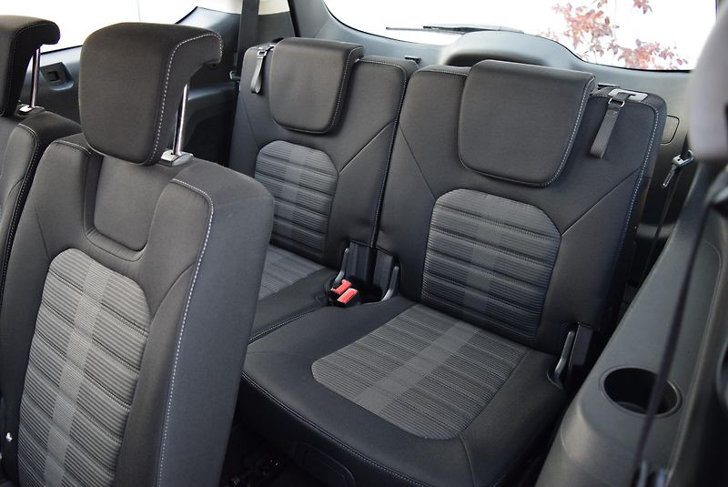 Ford Galaxy (2018) 2.0TDCi 110kw BUSINESS 7MÍST  - fotka 17 z 47