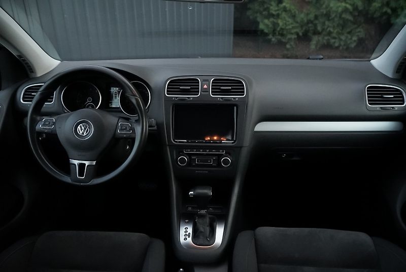 Volkswagen Golf (2010) 1.4 TSI HIGHLINE - fotka 16 z 27
