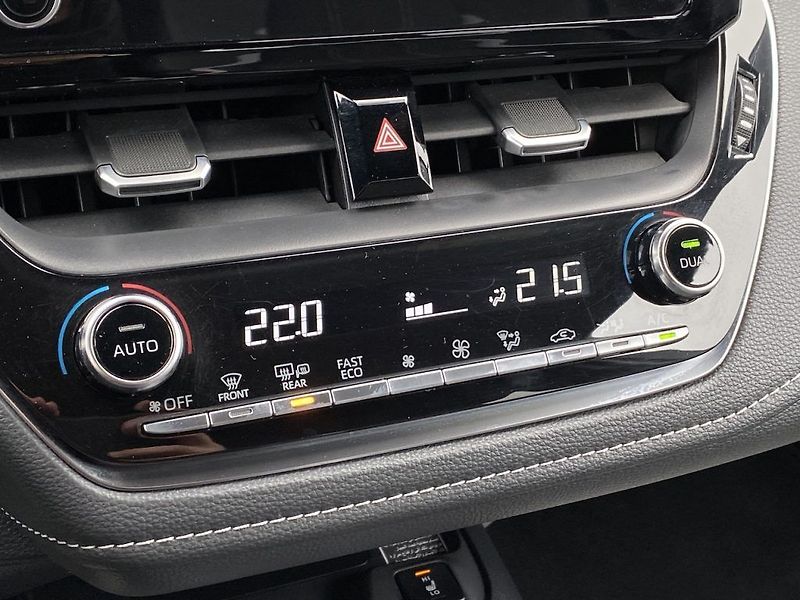 Toyota Corolla 1.8HSD, ČR, GR Sport, záruka - fotka 24 z 35