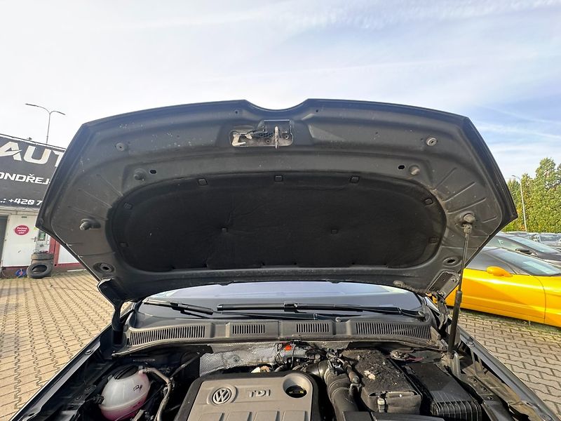 Volkswagen Sharan (2014) 2,0 TDI 130 KW ROZVODY 2. MAJ - fotka 42 z 45