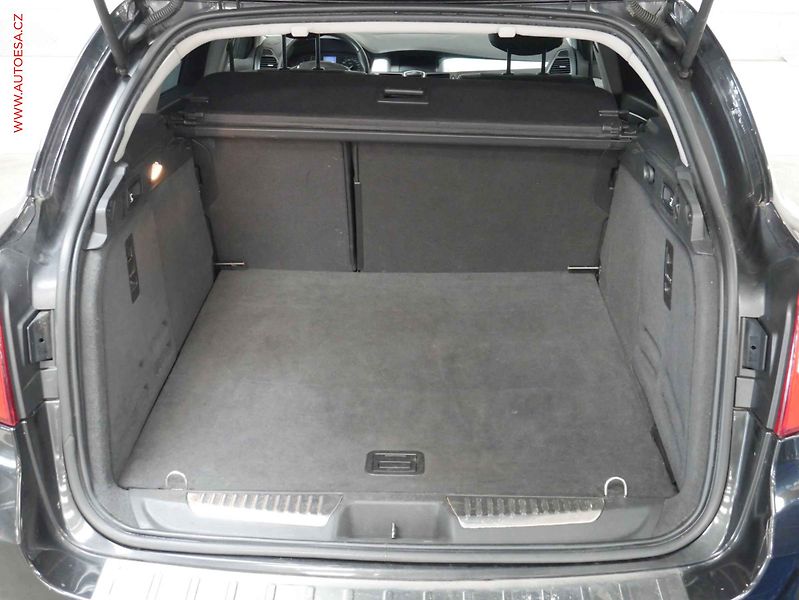 Renault Laguna (2008) 2.0 dCi, ČR, STK5/28 - fotka 7 z 21