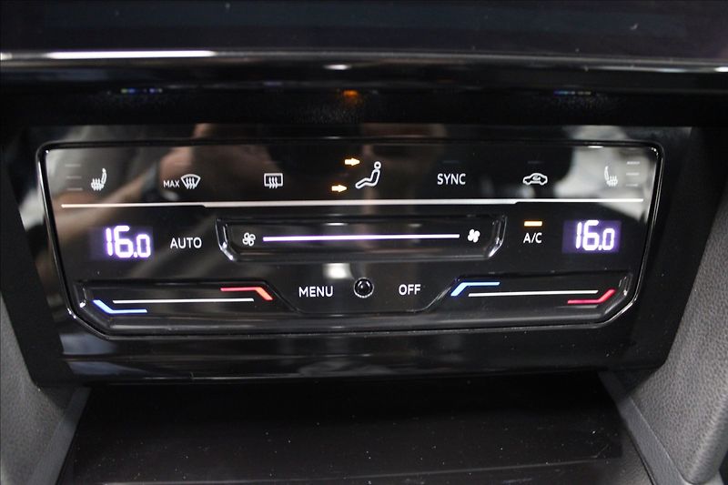 Volkswagen Arteon 2,0 TDI DSG ELEGANCE 1.MAJ. CZ - fotka 22 z 35