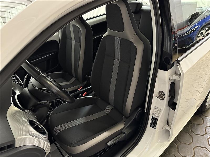 Volkswagen up! 1.0CNG HIGHLINE 2XALU 52KM! - fotka 26 z 37