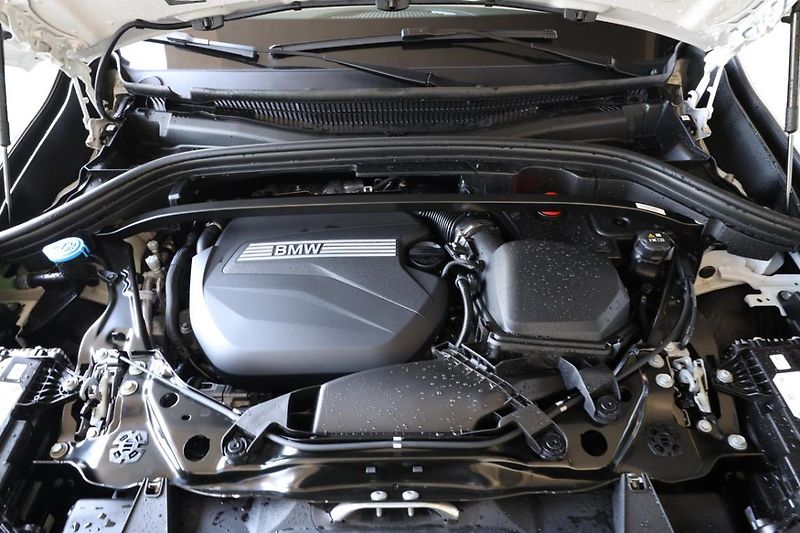 BMW X1 sDrive18d - fotka 9 z 25