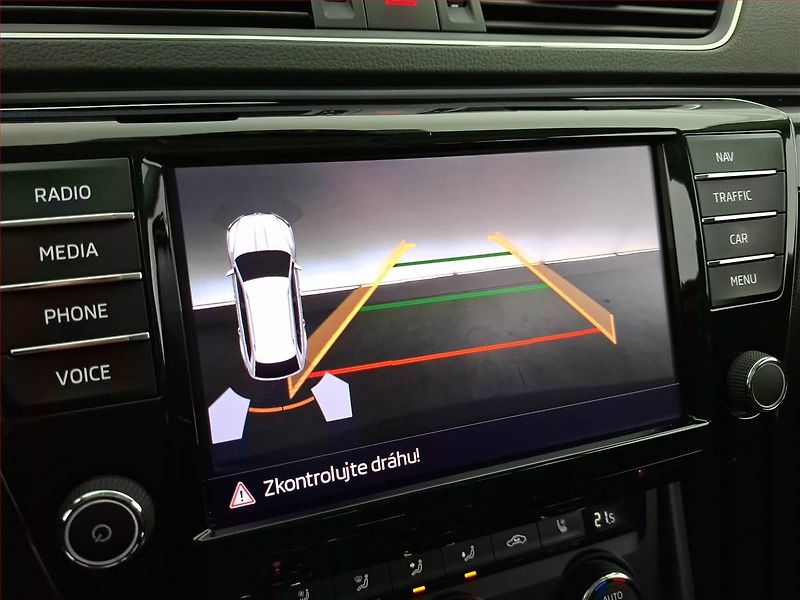 Škoda Superb (2016) Laurin&Klement 2.0 TDI, 4X4 - fotka 18 z 25
