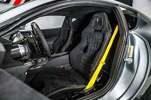 Za luxus se platí i v autobazarech. Některé vozy ohromují svou cenou.