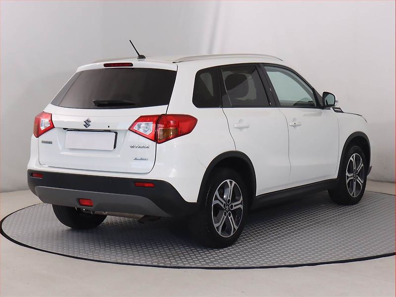 Suzuki Vitara (2016) 1.6 VVT, 4X4, Serv.kniha - fotka 5 z 18