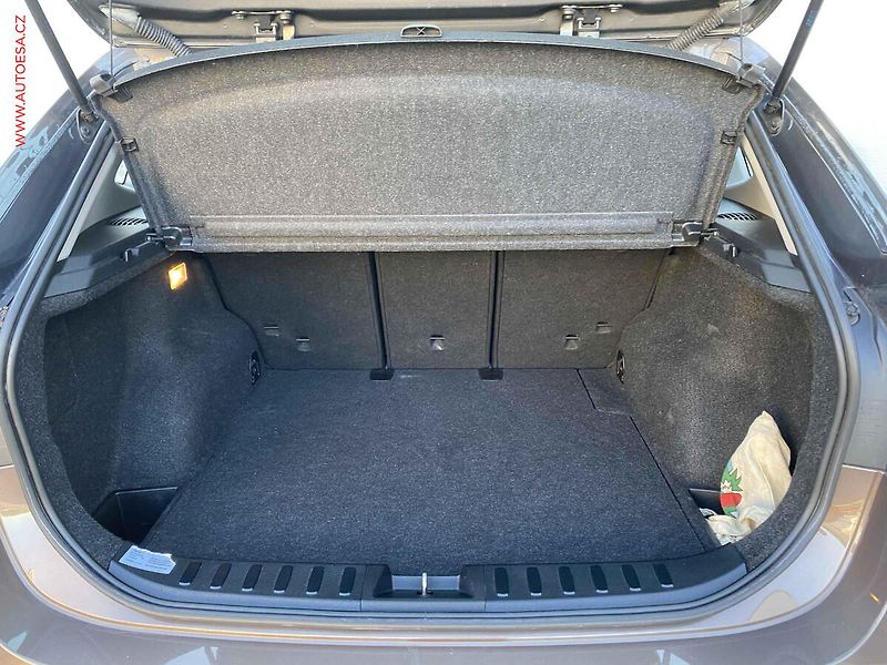 BMW X1 (2010) 2.0d sDrive18d, AC, TZ, park - fotka 7 z 15