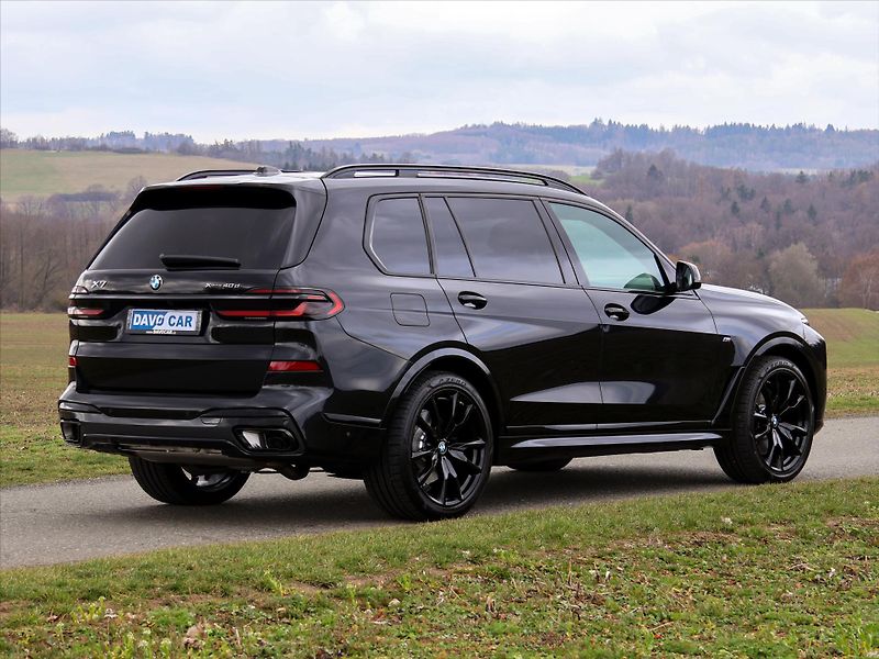 BMW X7 3,0 xDrive40d Mpacket - fotka 7 z 46