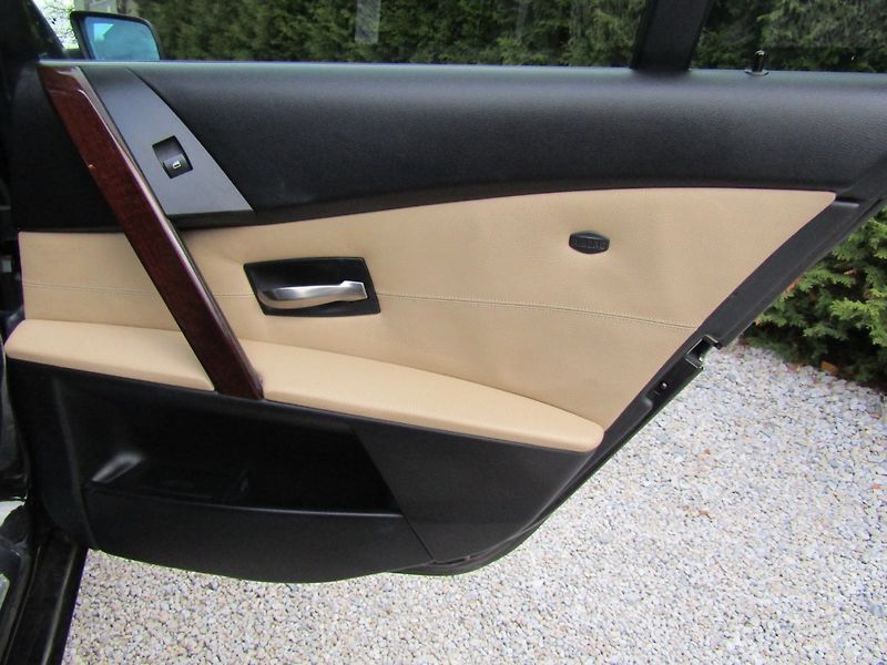 BMW Řada 5 (2006) 3.0D X-DRIVE 170kW - fotka 25 z 38
