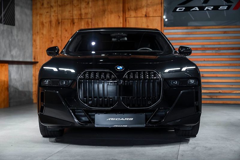 BMW Řada 7 d - fotka 2 z 26