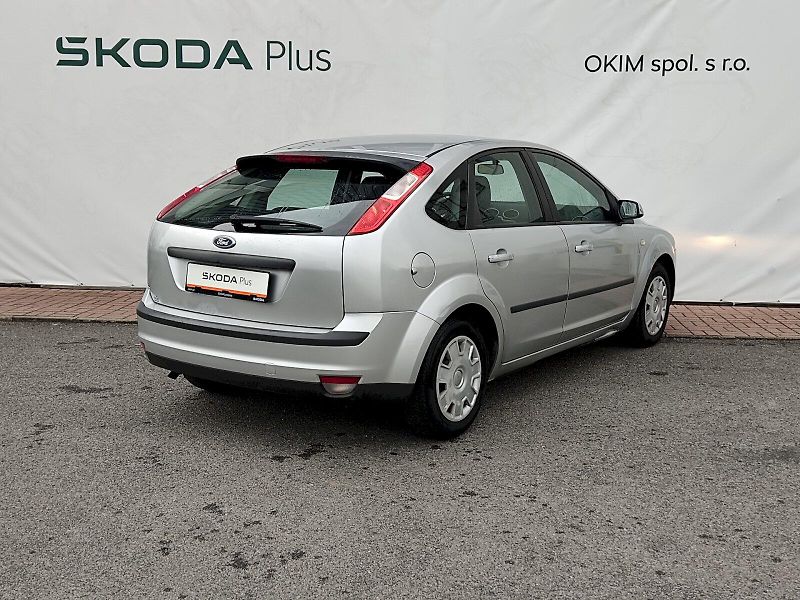 Ford Focus (2006) 1,6 i 74 Kw Automat - fotka 2 z 31