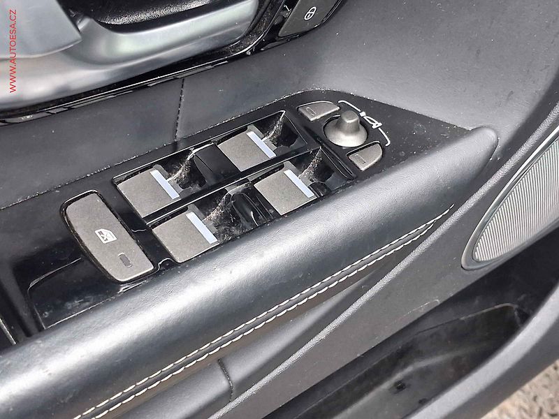 Land Rover Range Rover Evoque (2015) 2.2TD4 4x4, Prestige, AT - fotka 11 z 20