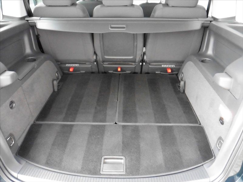 Volkswagen Touran 2,0 TDI Life, 7.míst, Vyhř.sed - fotka 7 z 15
