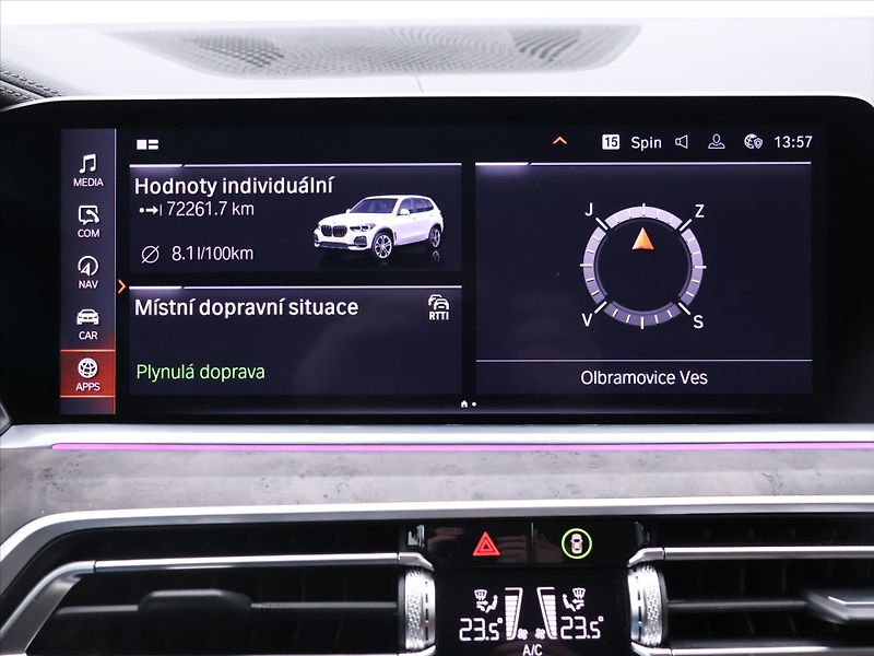 BMW X5 3,0 210kW XDrive30d CZ DPH - fotka 22 z 42