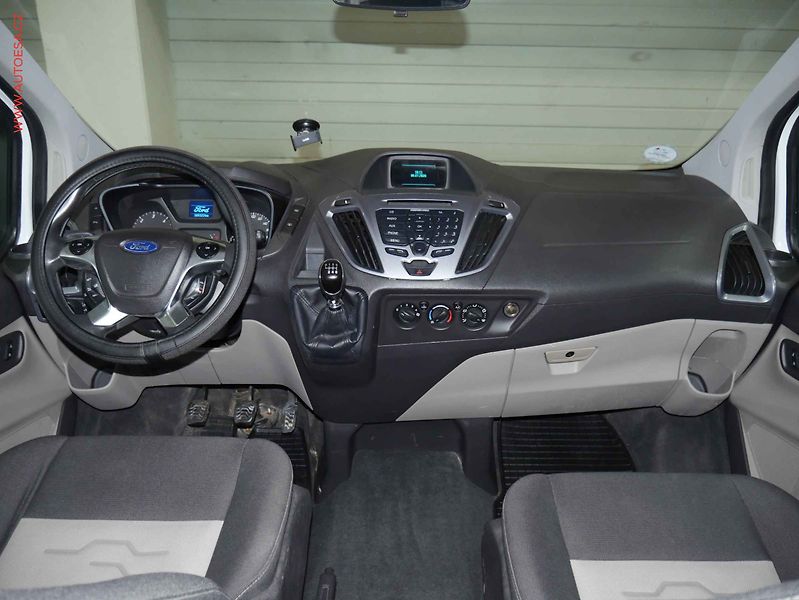 Ford Tourneo Custom (2016) 2.2TDCi, Limited, 114kW - fotka 8 z 20