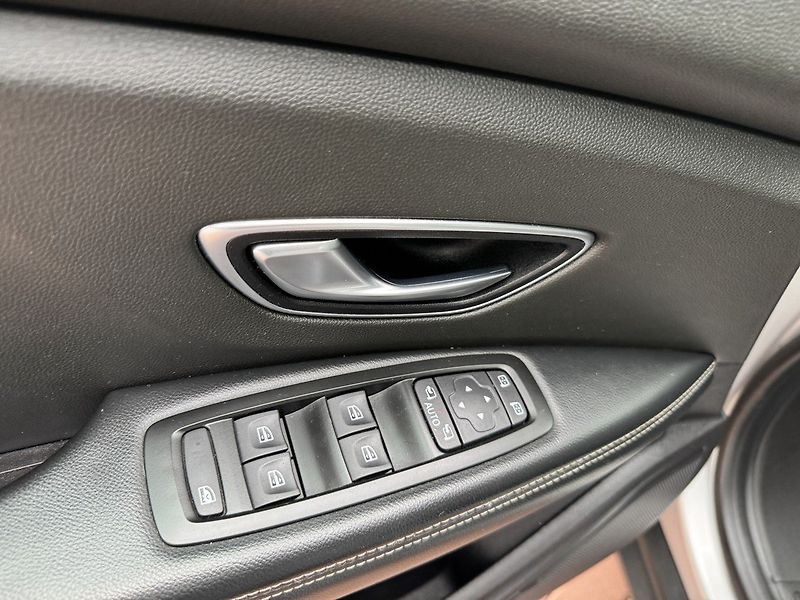 Renault Scénic (2017) 1.5dCi Navi Digi Klima - fotka 24 z 45