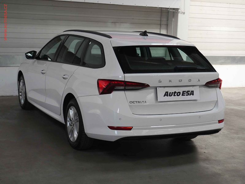 Škoda Octavia (2021) 1.5TSi, ČR, Ambition, LED - fotka 4 z 21
