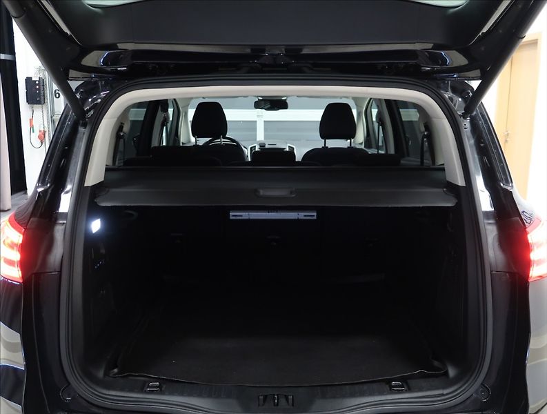 Ford S-MAX 2,0 EcoBlue NAVI KAMERA VÝHŘEV - fotka 42 z 46