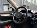 Volvo XC40 2,0 D D4 AWD Momentum - náhled 23