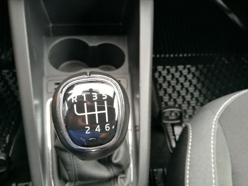 Škoda Fabia 1,0 TSI 1.majitel kombi - fotka 11 z 25
