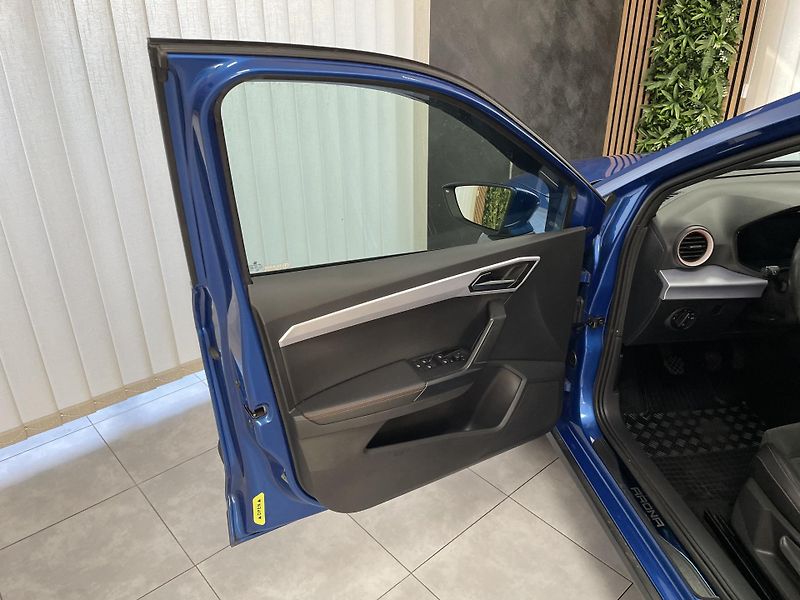 Seat Arona 1.0 TSi FR  ČR 1.MAJ ZÁRUKA  - fotka 18 z 26