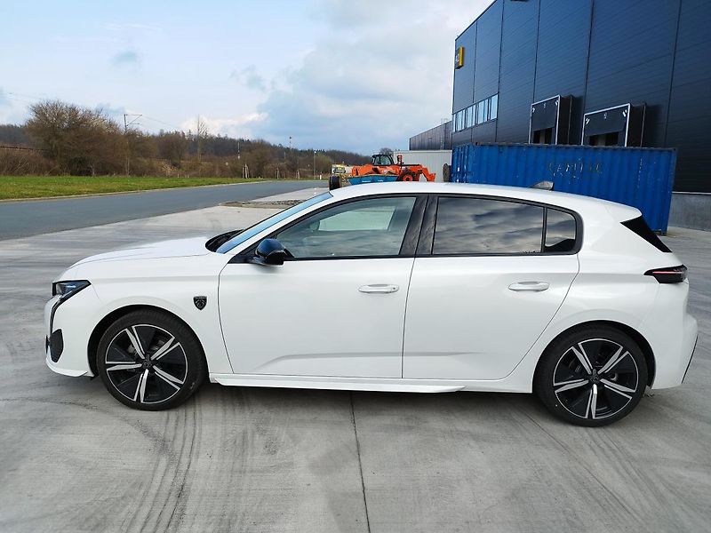 Peugeot 308 GT,PURE TECH 1.2i,96KW, 6900KM - fotka 7 z 36