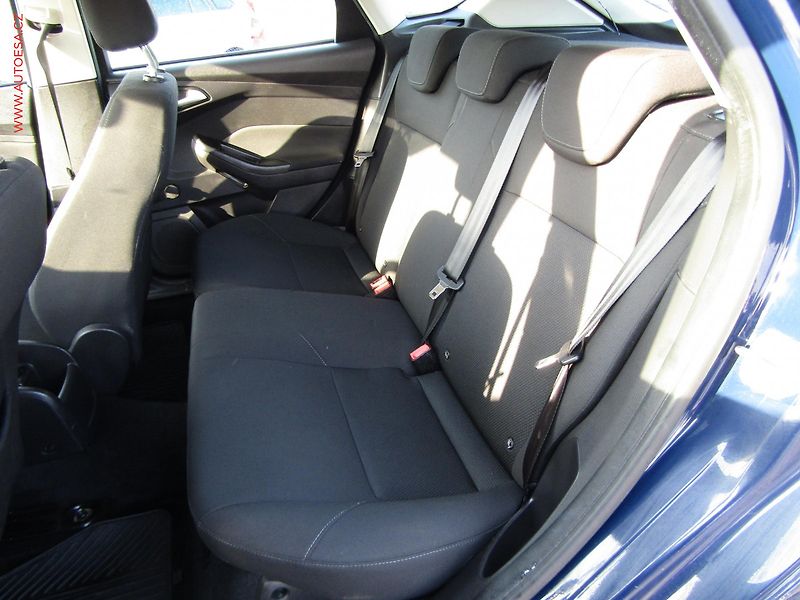 Ford Focus (2015) 1.6i, ČR, AC, STK12/27 - fotka 10 z 18