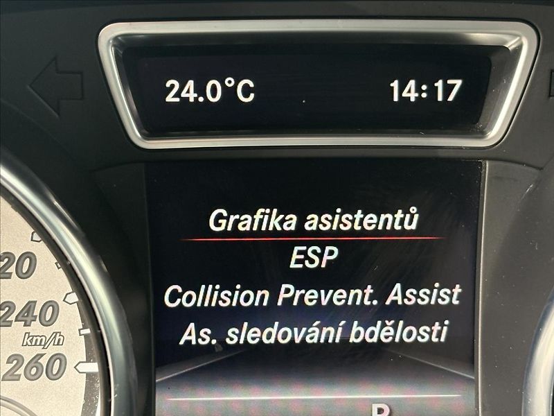 Mercedes-Benz CLA 2,2 220d 130kW,Bi-Xen,Kamera - fotka 22 z 35