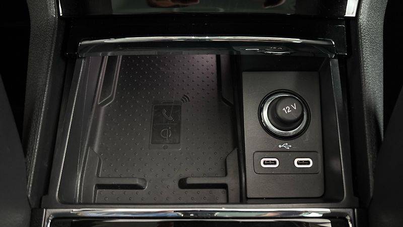 Škoda Karoq 1.5 TSI Style - fotka 22 z 28