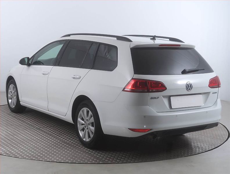 Volkswagen Golf (2014) 1.6 TDI, Navi, Tempomat - fotka 4 z 15