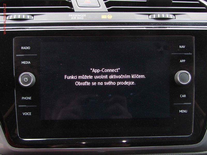Volkswagen Touran (2018) 2.0 TDi R-Line, DSG, LED - fotka 17 z 21