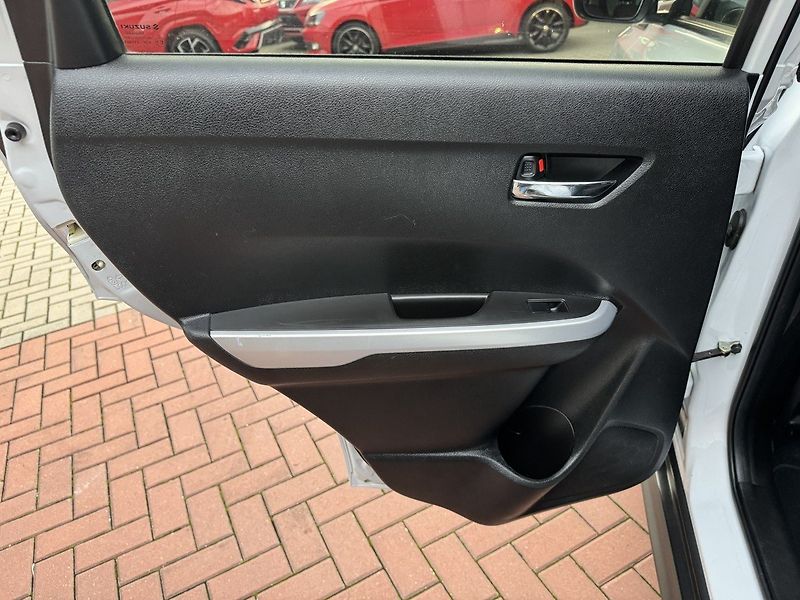 Suzuki Vitara (2017) 1.6iVVT Navi Digi Klima Kamera - fotka 25 z 50