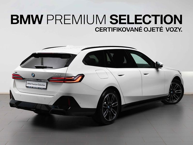 BMW Řada 5 540d xDrive Touring - fotka 5 z 22