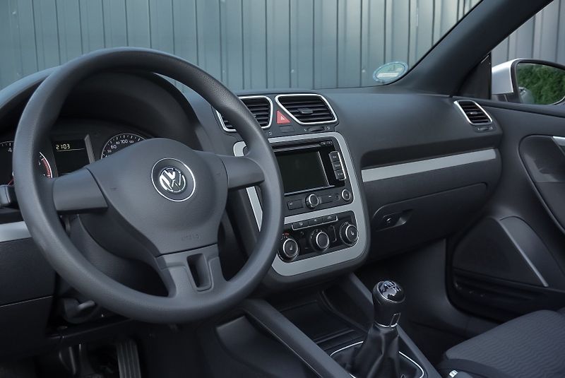 Volkswagen EOS 1.4 TSI NOVÁ STŘECHA - fotka 31 z 31