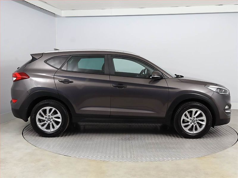 Hyundai Tucson (2016) 1.7 CRDi, Serv.kniha, Navi - fotka 6 z 16