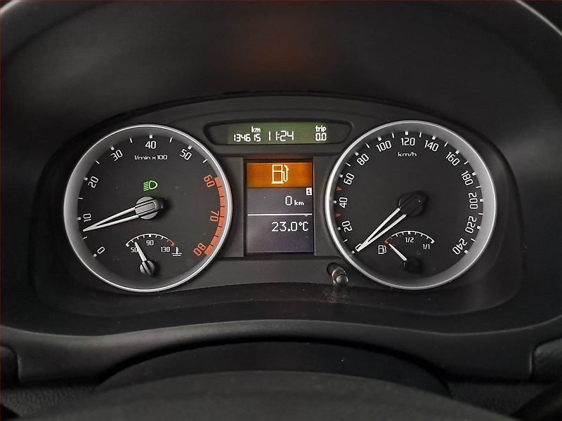Škoda Fabia (2009) Elegance 1.6 16V, ČR,1.maj - fotka 11 z 17