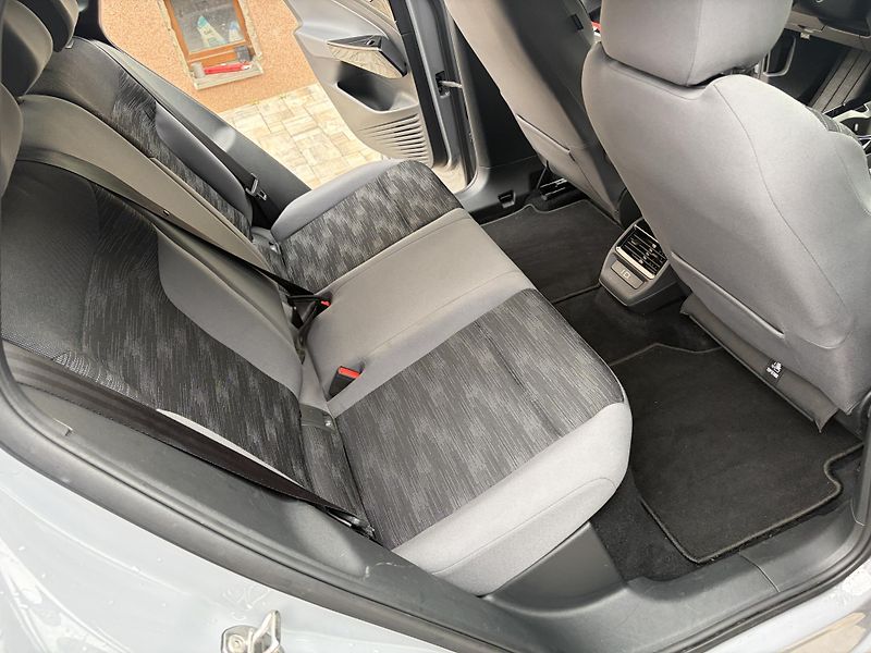 Volkswagen ID.4 (2023) PRO 77kwh, SOH 90%, 2023 - fotka 10 z 11