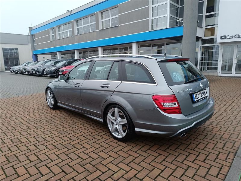 Mercedes-Benz Třídy C 2,2 250 CDI 4MATIC - fotka 8 z 20