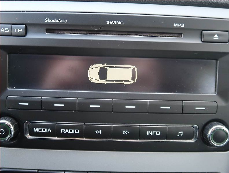 Škoda Octavia (2011) Ambiente Plus 2.0 TDI, Xenony - fotka 17 z 18