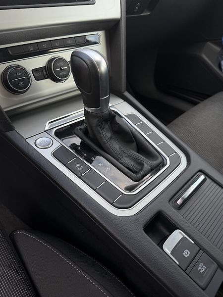 Volkswagen Passat (2015) 1. Majitel, Dovoz, Tažné - fotka 12 z 25
