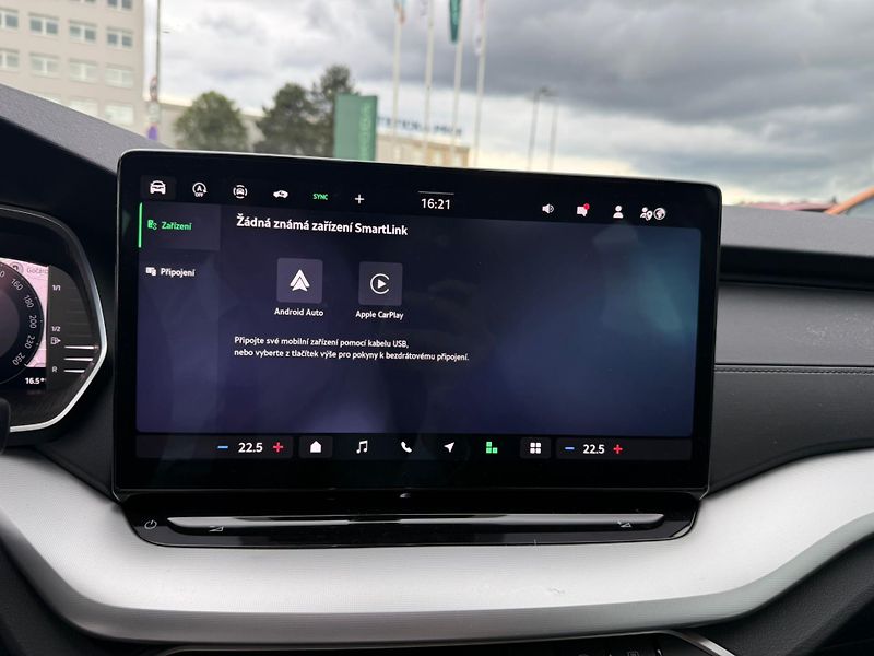 Škoda Octavia Selection 1.5 TSI 110kW Combi - fotka 14 z 25