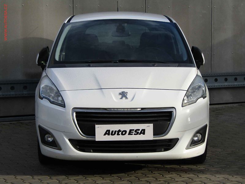 Peugeot 5008 (2015) 1.6 HDi, ČR, autoAC - fotka 2 z 21