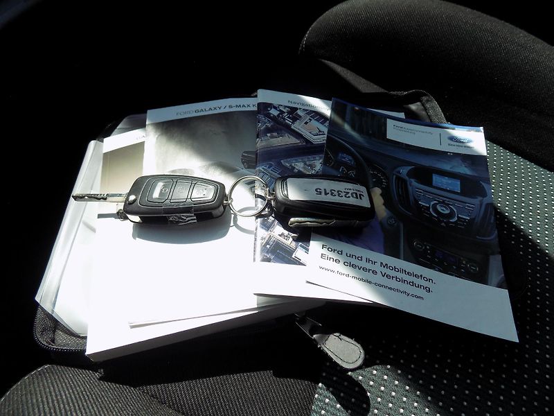 Ford S-MAX 2,0 TDCI 103 KW VÝHŘEV, TAŽNÉ - fotka 35 z 41